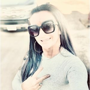 Meet your Posher, Vanessa